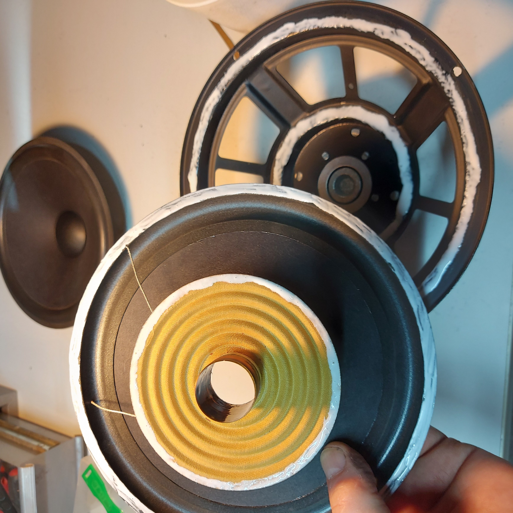 Membrán és pókháló beépítés a vázba